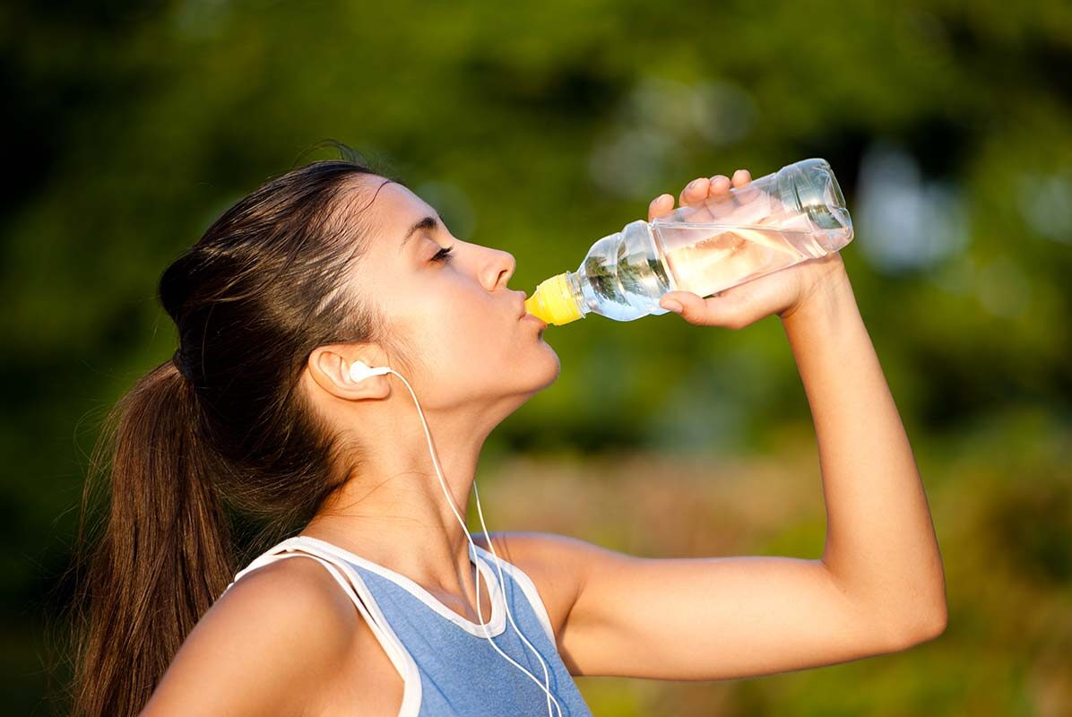 MÁS AGUA MENOS KILOS